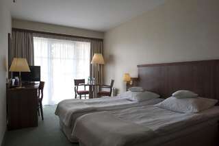 Отель Best Western Hotel Edison Пжезмерово Стандартный двухместный номер с 2 отдельными кроватями и балконом-1